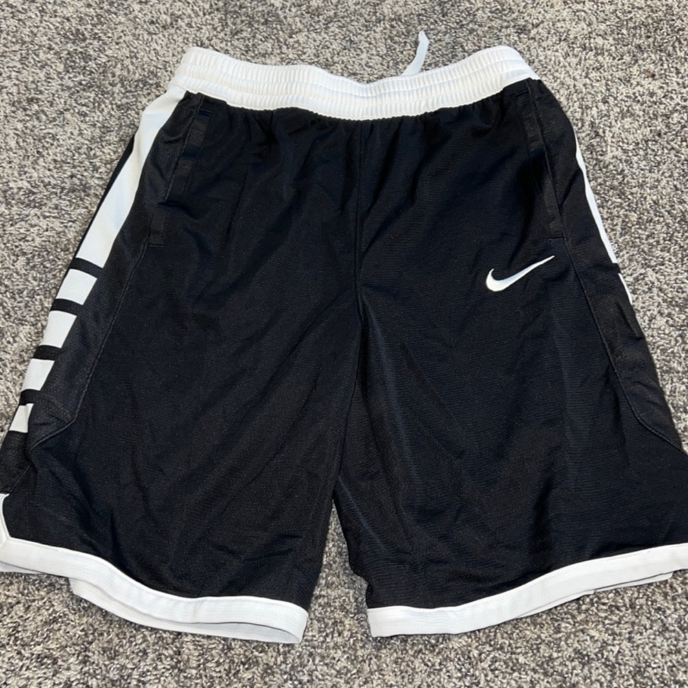 Nike Youth XL basketball shorts